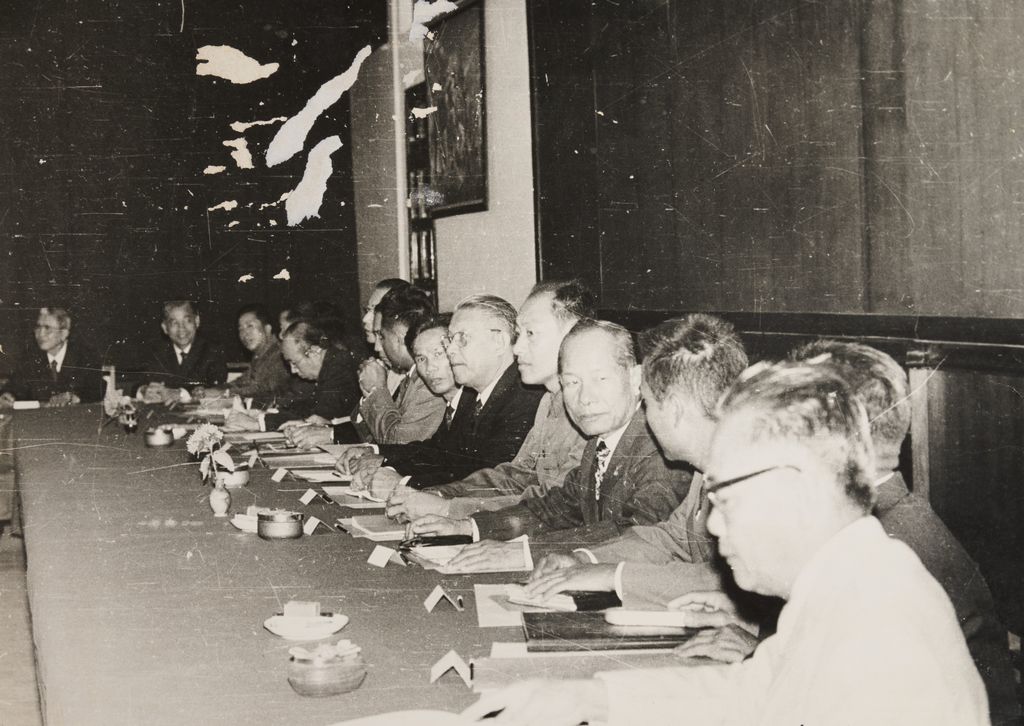 ກອງ​ປະ​ຊຸມ​ສະ​ພາ​ລັດ​ຖະ​ມົນ​ຕີ​ຄັ້ງ​ປະ​ຖົມ​ມະ​ເລີກ