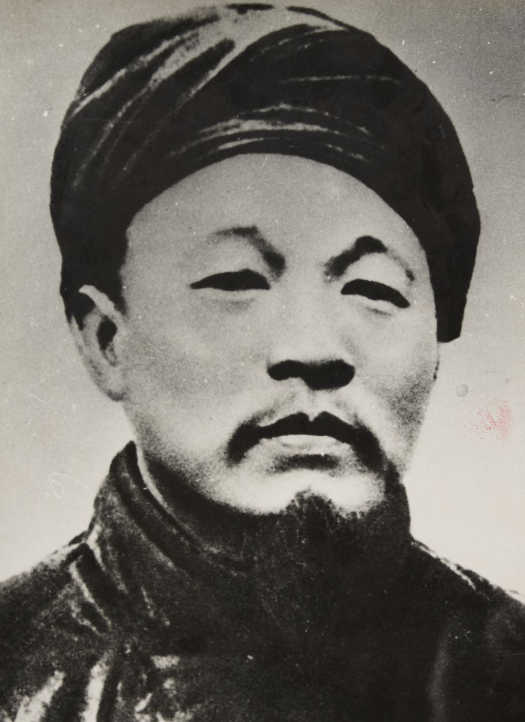 ຫວ່າງຮວາຖ່າມເປັນທ່ານຜູ້ນຳລຸກຮື້ຂຶ້ນ ຂອງຊາວນາອຽນເຖ ຕ້ານຝຣັ່ງປີ 1892-1895