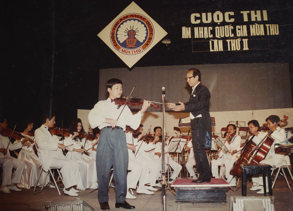 ບຸ່ຍ​ຕັວນ​ເຍືອງ ອາ​ຍຸ 13 ປີ​ຮັບ​ລາງວັນ