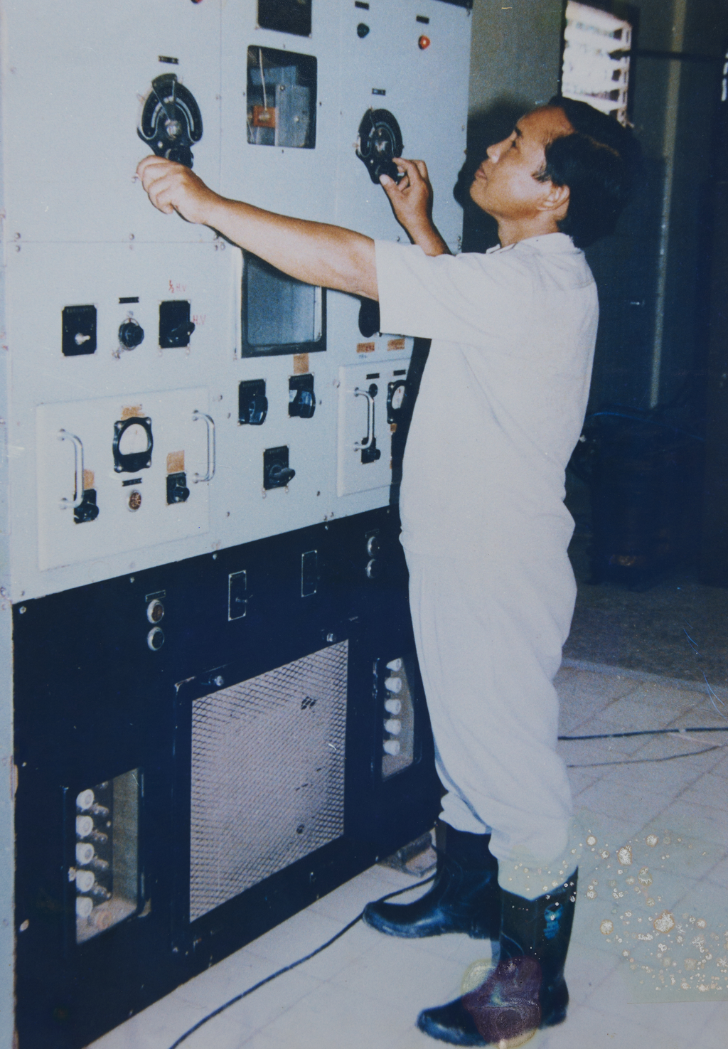 ວິ​ຊາ​ກາ​ນ​ກົນ​ຈັກ