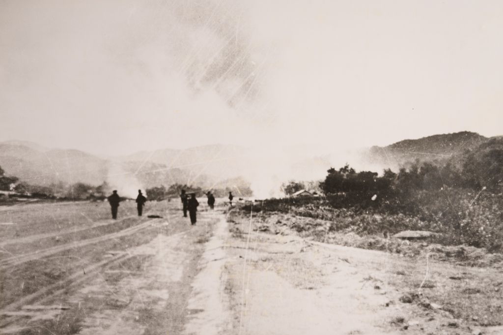 ອ້າຍ​ນ້ອງ​ທະ​ຫານ​ພວມ​ສູ້​ຮົບ