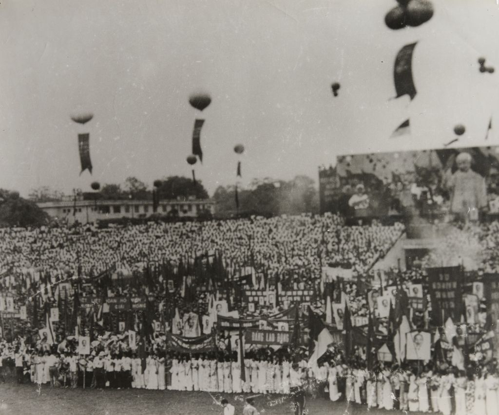 ໂຮມ​ຊຸມ​ນຸມ​ວັນ​ຊາດ​ຫວຽດ​ນາມ