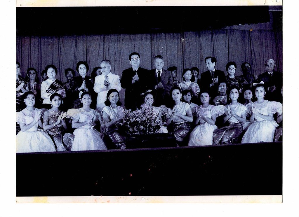 ຄະ​ນະ​ນຳ​ລາວ ແລະ​ຄະ​ນະ​ຜູ້​ແທນ​ຈີນ​ຮ່ວມ​ຊົມ​ການ​ສະ​ແດງ