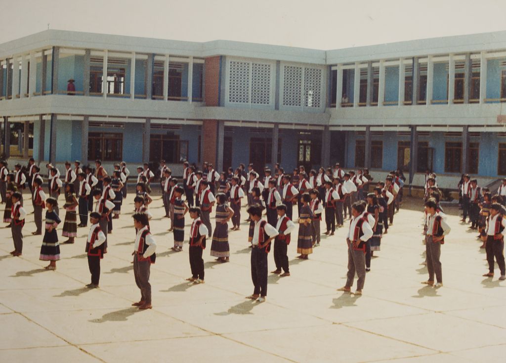 ລູກຫຼານຂອງຄົນຊົນເຜົ່າ