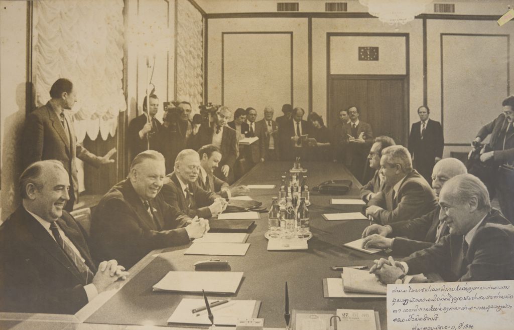 ທ່ານ ໂກບາຈົຟ ເລຂາທິການໃຫຍ່ຂອງຄະນະກຳມະການສູນກາງພັກຄອມມູນິດໂຊວຽດພົບປະກັບ ທ່ານ ນັດຕາ