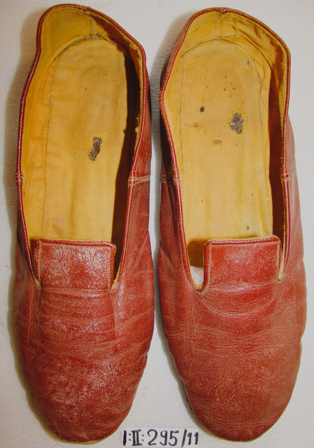 ເກີບຫນັງ ສີຂີ້ຫມ້ຽງ