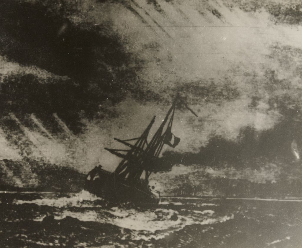 ເຮືອ​ຢູ່​ແມ່​ນ້ຳ