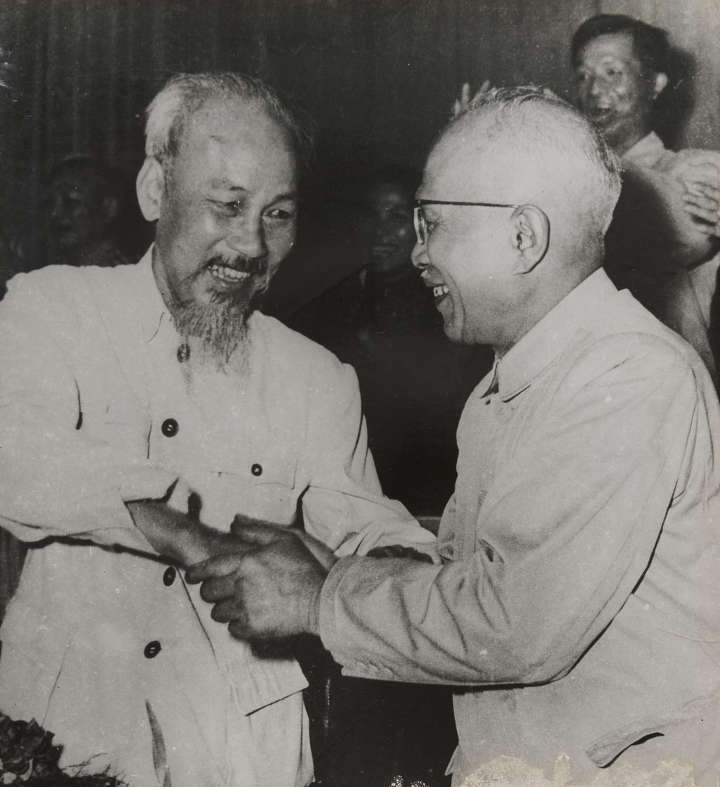 ພົບ​ປະ​ສ້າງ​ສັນ​ກັນ