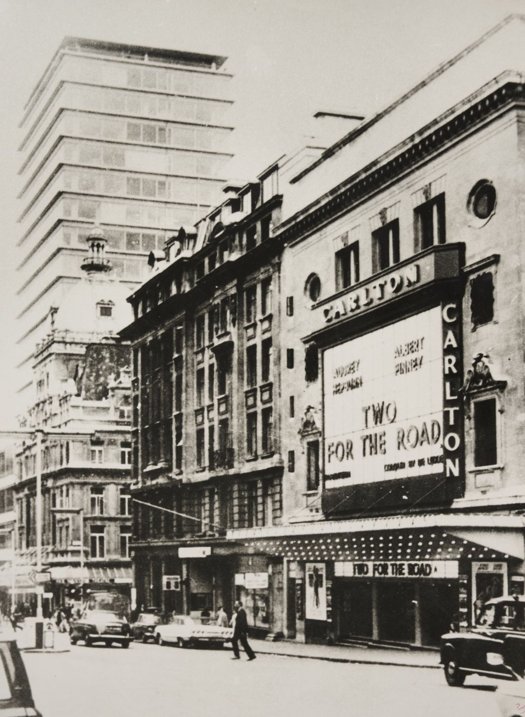 ໂຮງ​ແຮມ​ກາ​ເລີ ເຕີນ​ຢູ່​ເມືອງ​ໄຮ​ມາ​ແກດ ຂອງ​ນະ​ຄອນ​ຫຼວງ​ປະ​ເທດ​ອັງ​ກິດ