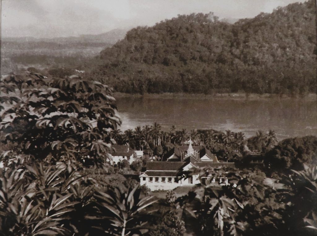 ຮູບພາບຂາວດໍາ ທັດສະນີຍະພາບຫໍພິພິທະພັນຫລວງພະບາງ ປີ 1951