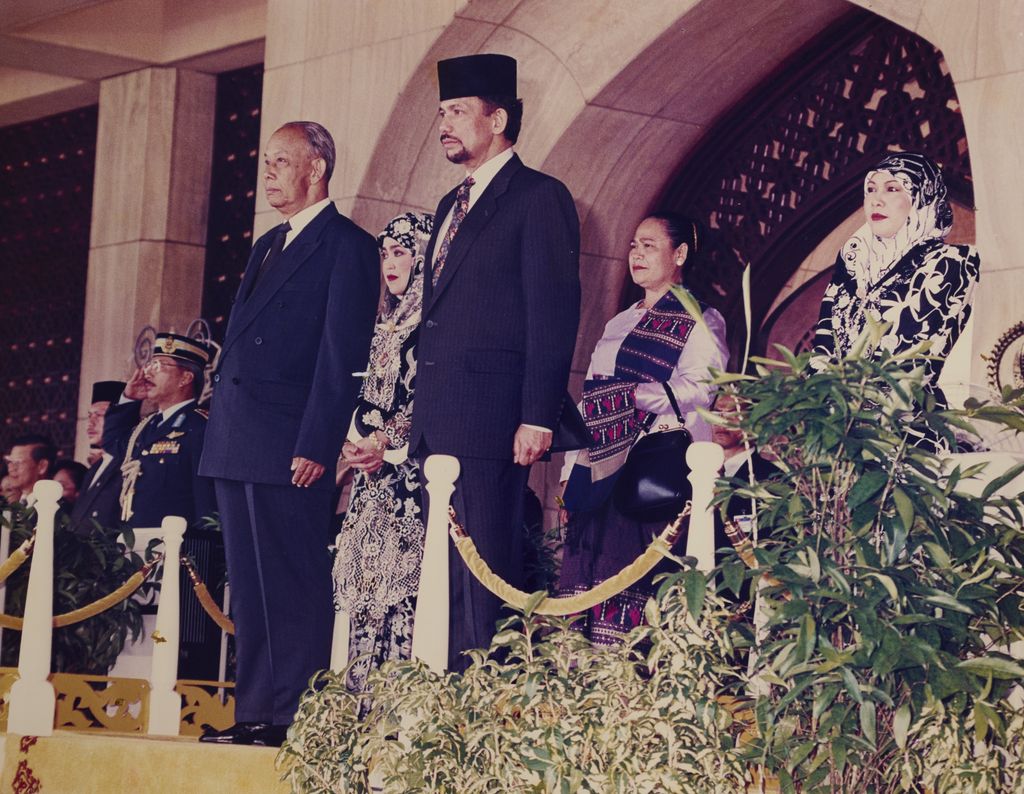 ທ່ານ ຄຳ​ໄຕ ຢ້ຽມ​ຢາມ​ບູ​ໄນ