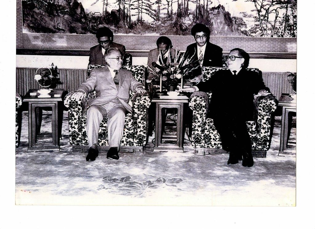 ທ່ານໄກສອນ ພົມວິຫານ ຕ້ອນຮັບຂັ້ນສູງຕ່າງປະເທດ