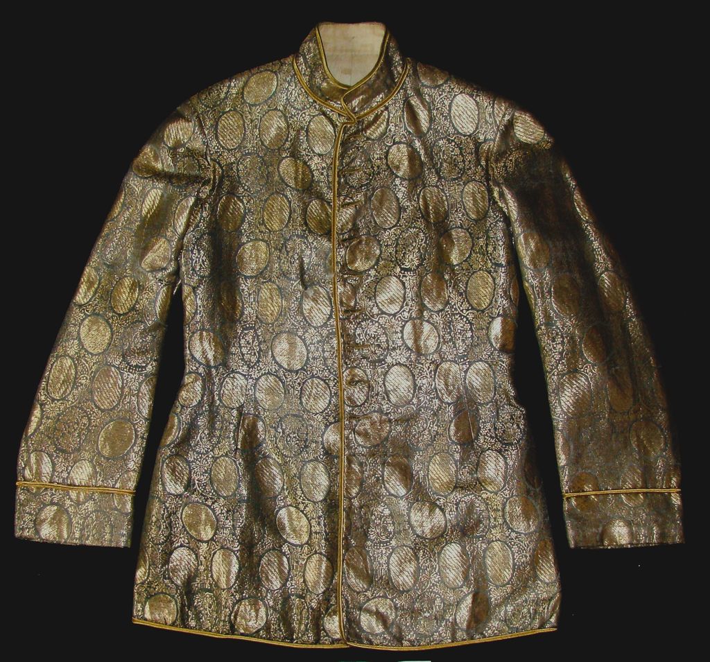 ເສື້ອເຢຍລະບັບ ຜ້າໄຫມສີຂີ້ມ້າ