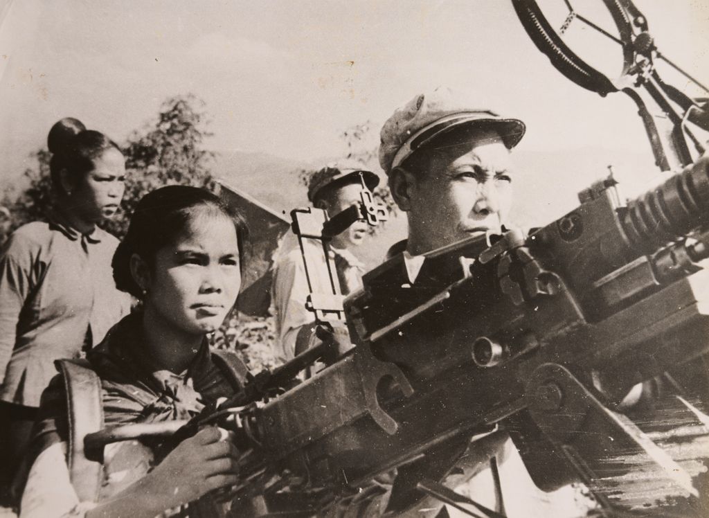 ກອງ​ປືນ​ໃຫຍ່​ປ້ອງ​ກັນ​ອາ​ກາດ