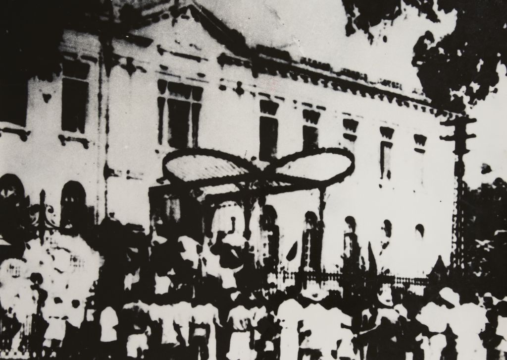 ປະ​ຊາ​ຊົນ ຮ່​າໂນ້ຍ ລຸກ​ຮື້​ຂຶ້ນ ຍາດ​ເອົາ​ອຳ​ນາດ​ການ​ປົກ​ຄອງ ເດືອນ​ສິງ​ຫາ ປີ 1945