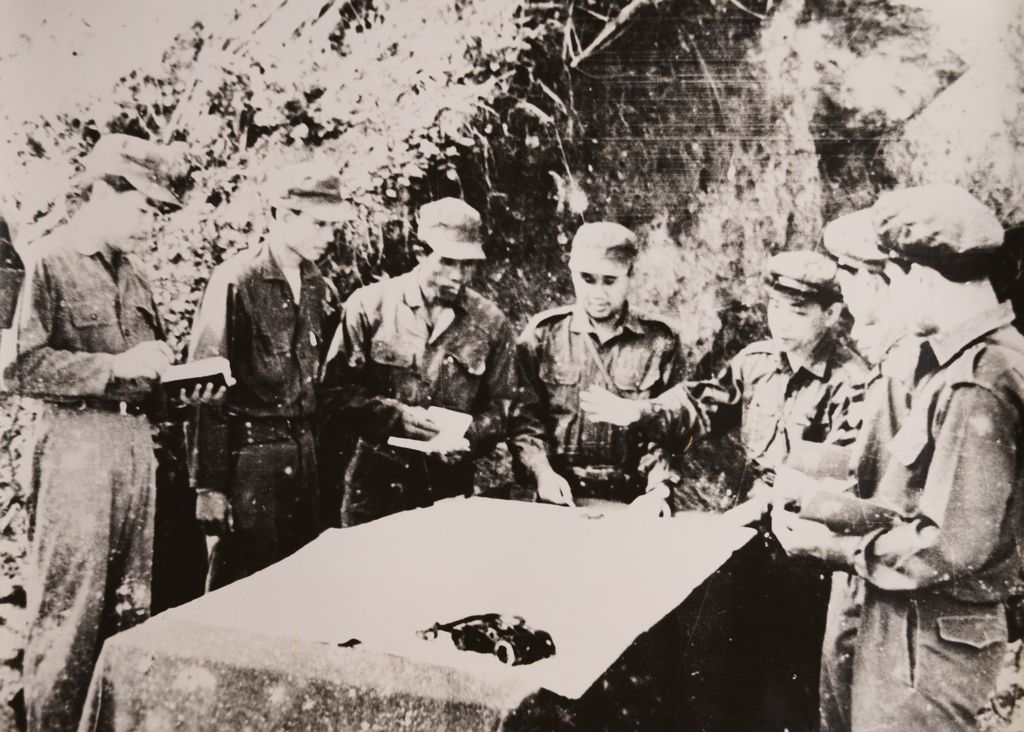 ວາງ​ແຜນ​ສູ້​ຮົບ​ໃນ​ປ່າ