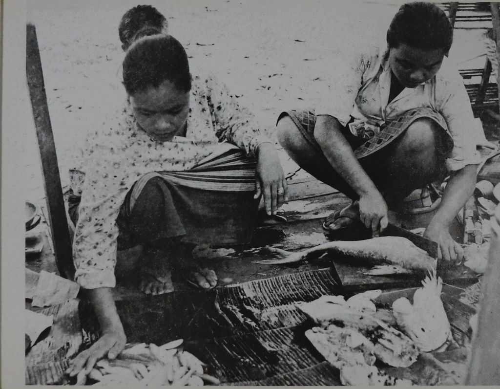 ຮູບພາບຂາວດໍາ ການຂາຍປາທີ່ຕະຫລາດ ປີ 1963