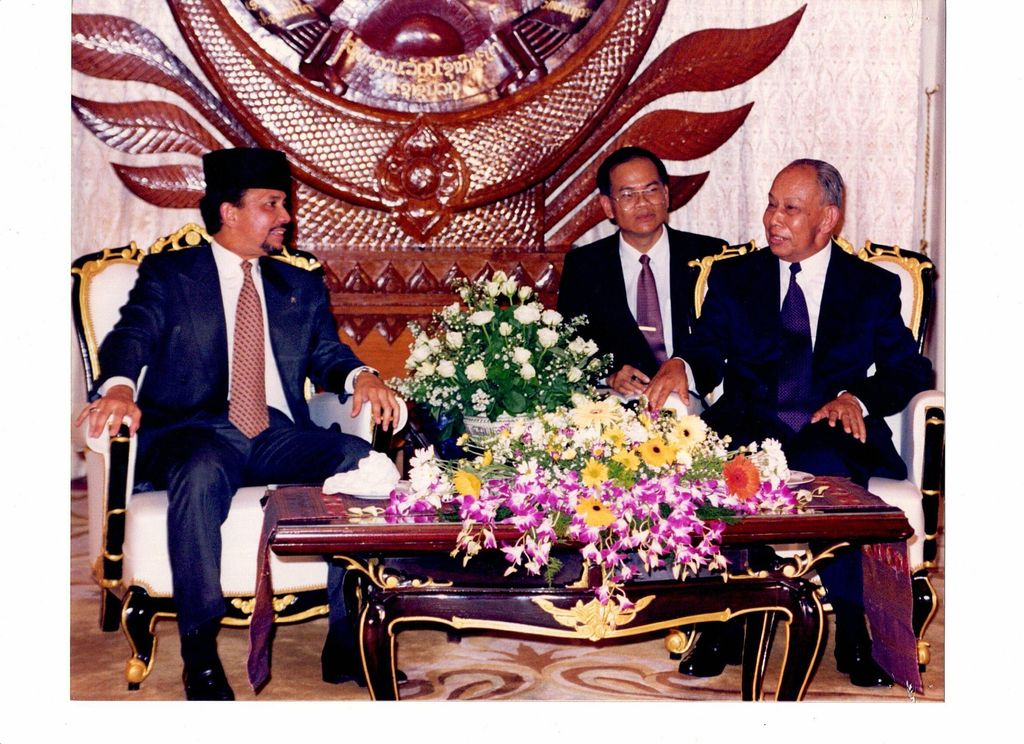 ທ່ານ ຄຳ​ໄຕ ສີ​ພັນ​ດອນ ຕ້ອນ​ຮັບ​ແຂກ​ຕ່າງ​ປະ​ເທດ