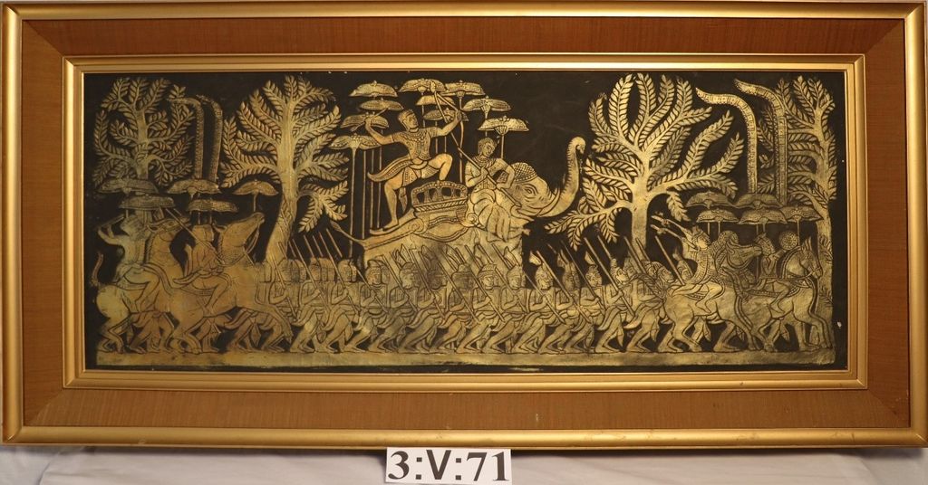 ຮູບພາບສີ ນູນເຈ້ຍສາ ພອກຄຳປີວ ຂະເໝນຂອບໄມ້