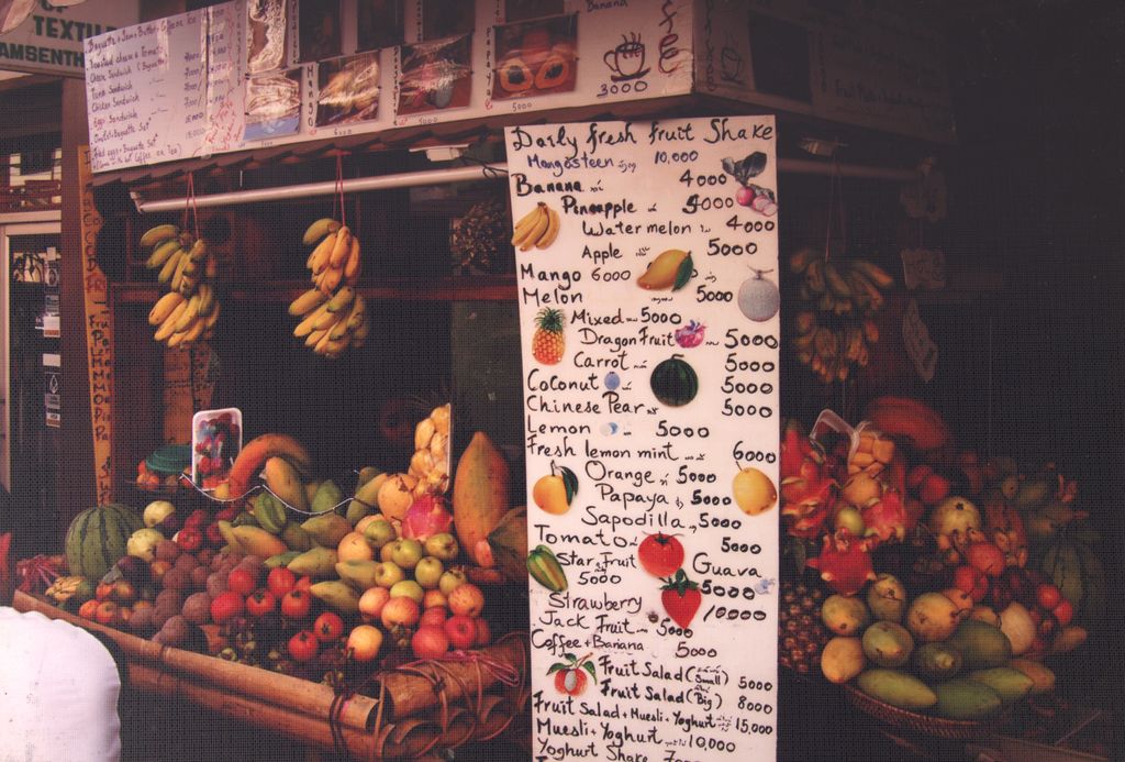 ຮ້ານ​ຂາຍ​ໝາກ​ໄມ້ ແຂວງວຽງ​ຈັນ