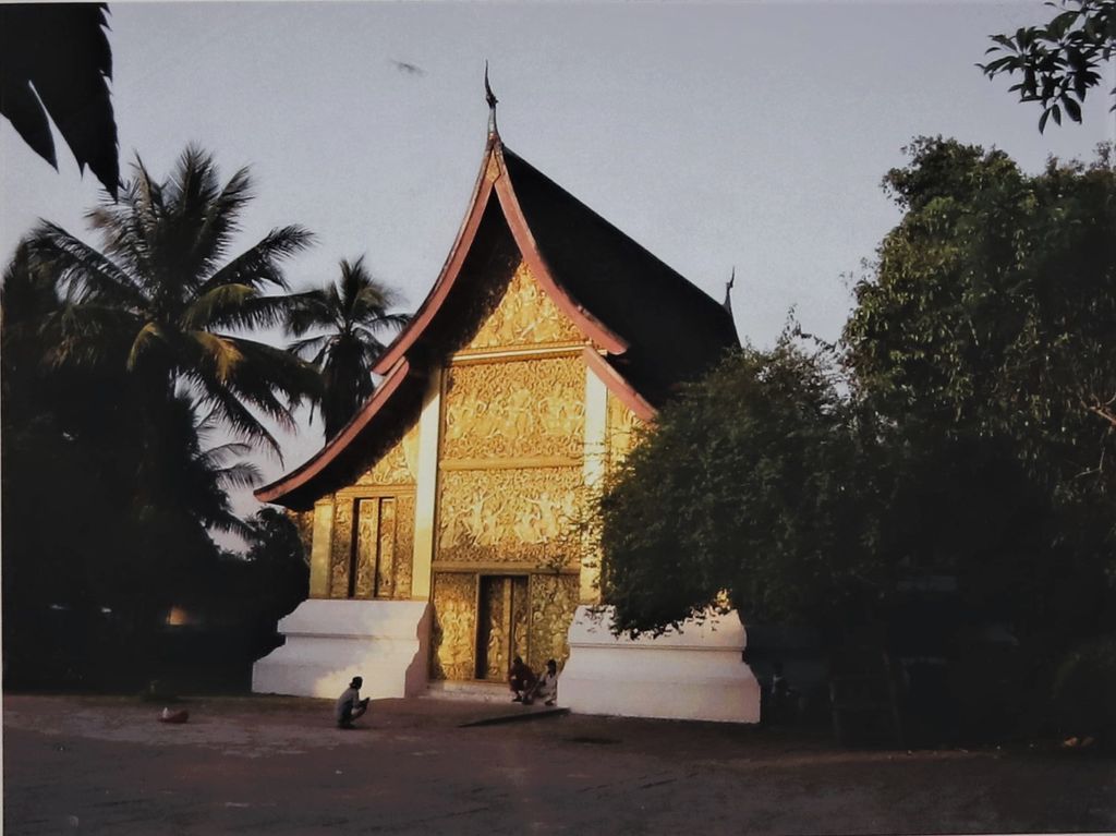 ຮູບຖ່າຍສີ ຫໍຣາຊລົດວັດຊຽງທອງ.