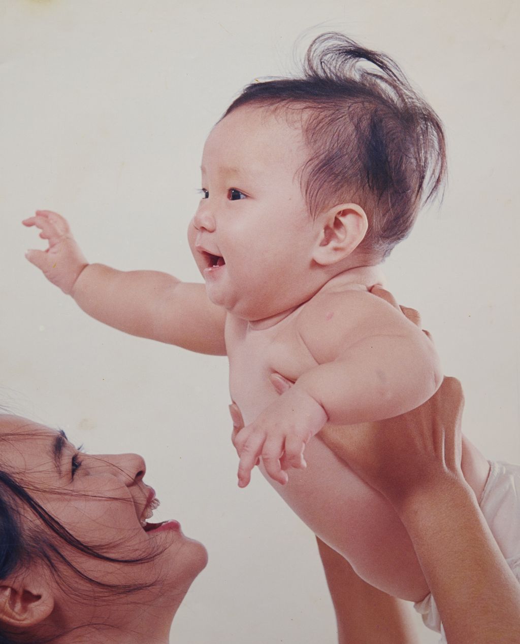 ແມ່ຢອກ​ລູກ​ນ້ອຍ​ຢ່າງ​ມ່ວນ​ຊື່ນ