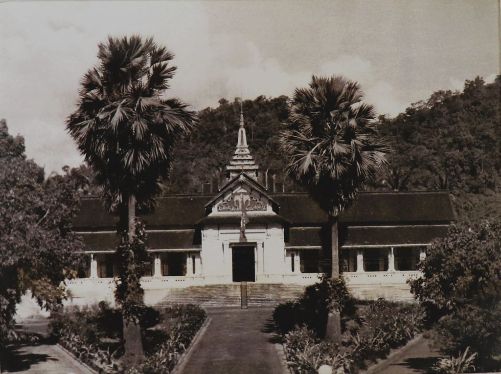 ຮູບພາບຂາວດໍາ ຫໍພິພິທະພັນຫລວງພະບາງ ປີ 1964