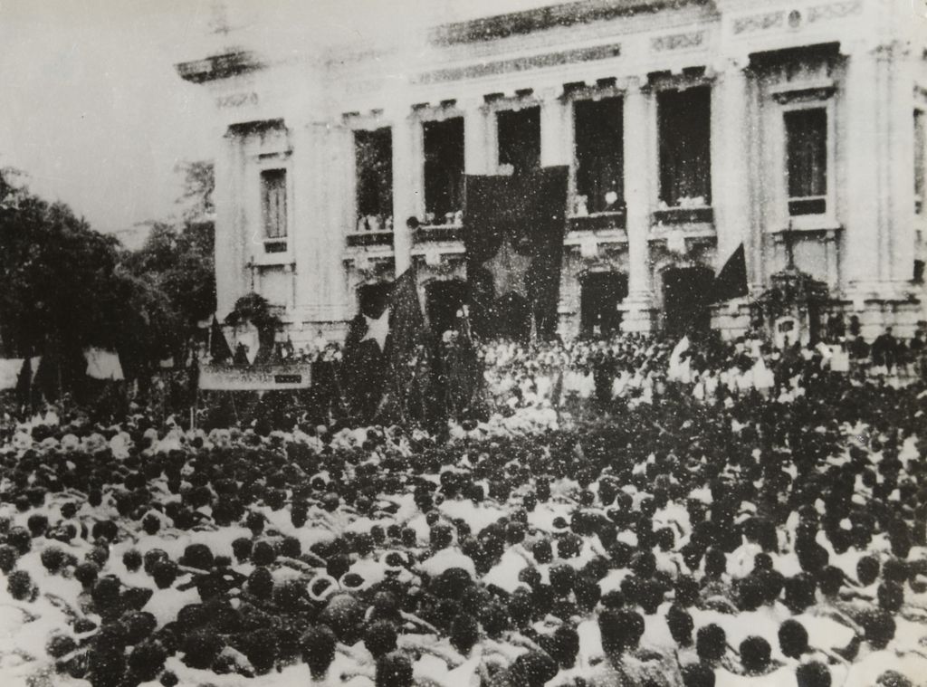 ປະ​ຊາ​ຊົນ​ຫວຽດ​ນາມ​ໂຮມ​ຊຸມ​ນຸມ​ມິດ​ຕິງ