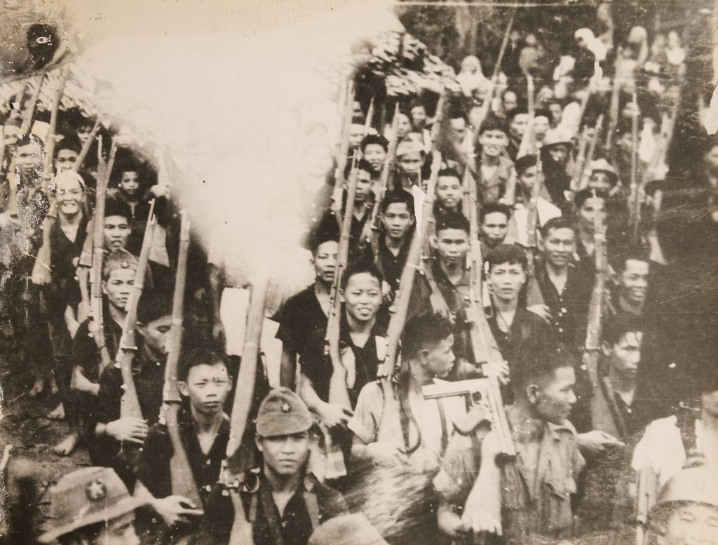 ເຫຼົ່າ​ທະ​ຫານ​ເບີກ​ບານ​ມ່ວນ​ຊື່ນ