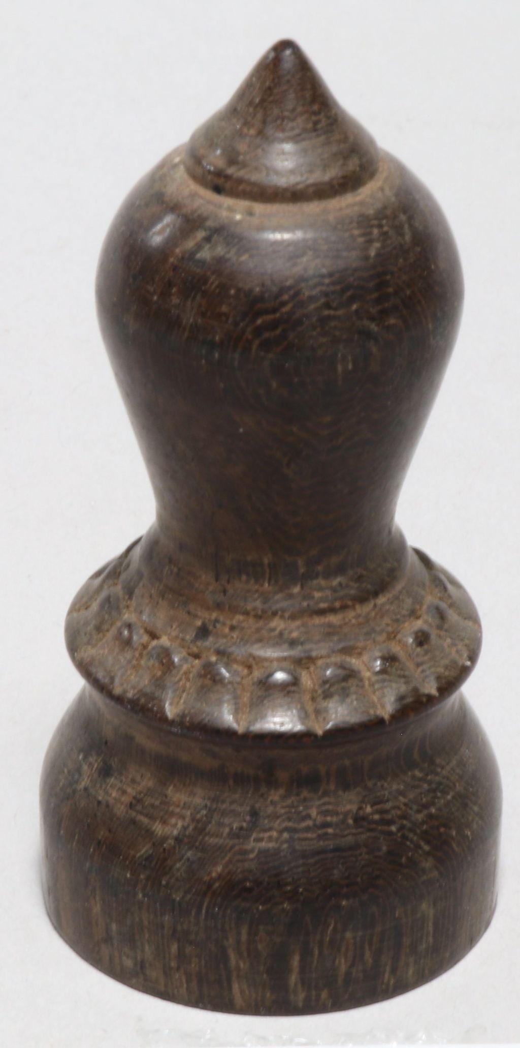 ລູກໝາກເສີກເຮັດດ້ວຍໄມ້.