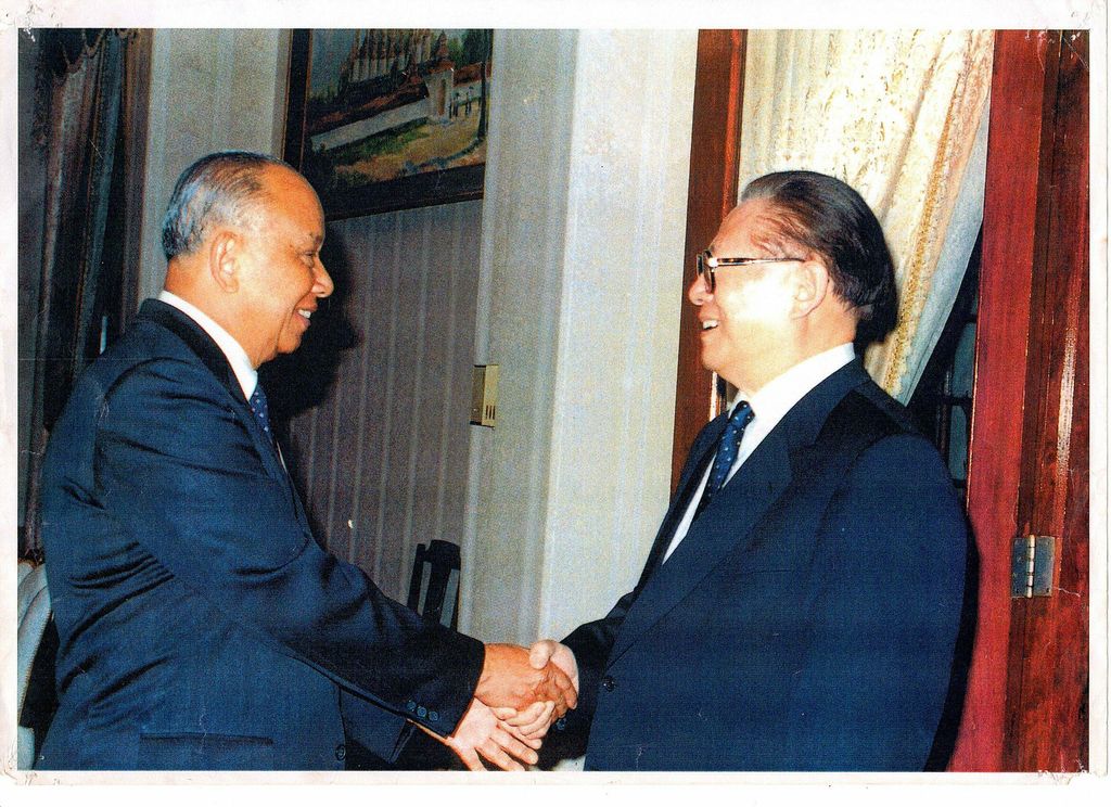 ທ່ານ ຄຳ​ໄຕ ສີ​ພັນ​ດອນ​ຕ້ອນ​ຮັບ​ແຂກ​ຕ່າງ​ປະ​ເທດ