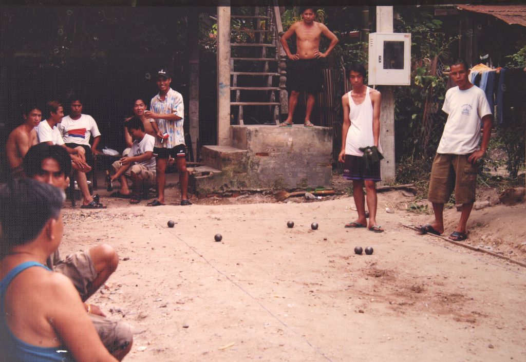 ການ​ຫລີ້ນ​ກິ​ລາ​ເປ​ຕັງ ນະ​ຄອນຫຼວງວຽງ​ຈັນ