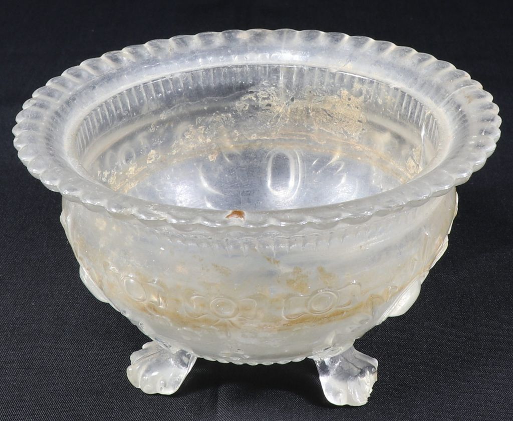 ອັນເຄາະຂີ້ຢາ ເຮັດດວຍແກ້ວ