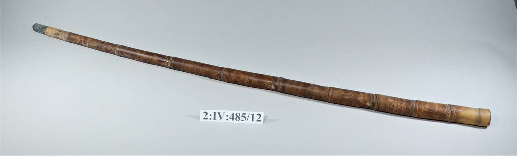 ໄມ້ຄ້ອນເທົ້າ ເຮັດດ້ວຍໄມ້  ລາຍ 12 ລາສີ.