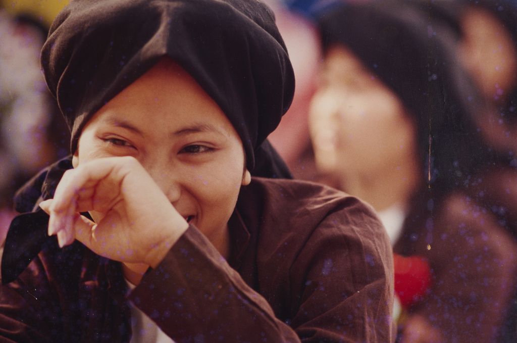 ບ້ານ​ເກີດ (ຍຸ​ວະ​ນາ​ລີ​ໜານ​ຫໍ່)