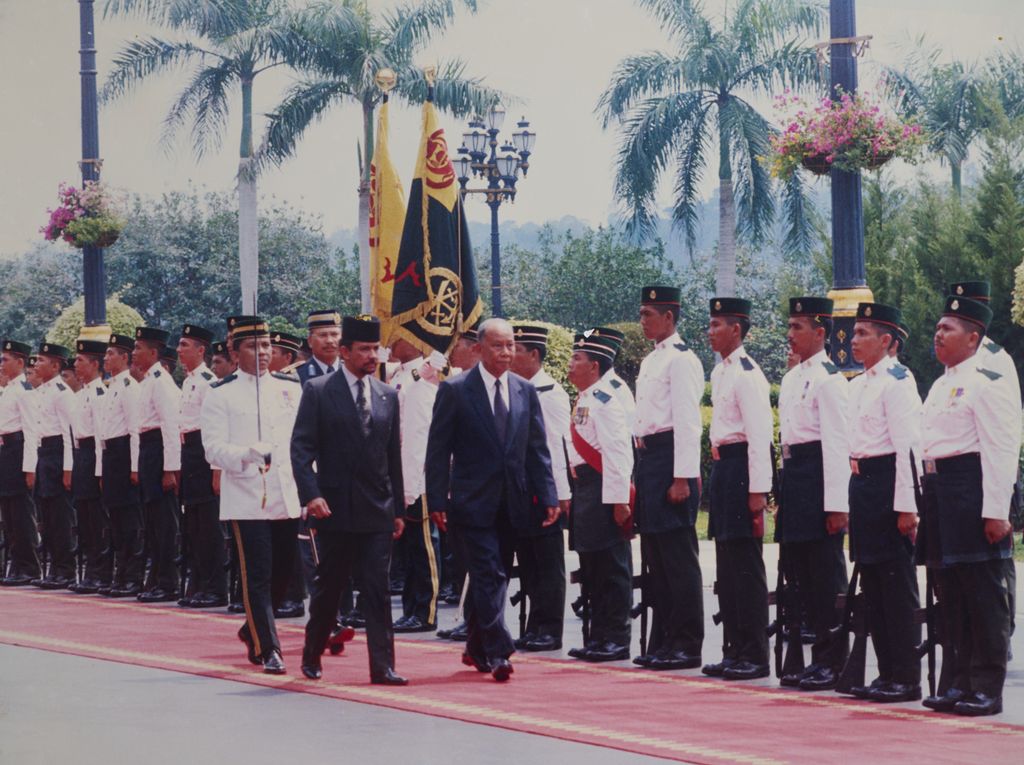 ທ່ານ ຄຳ​ໄຕ ສີ​ພັນ​ດອນ ຢ້ຽມ​ຢາມ​ບູ​ໄນ