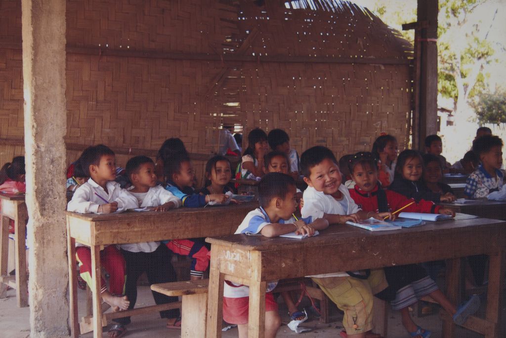 ນັກ​ຮຽ​ນ