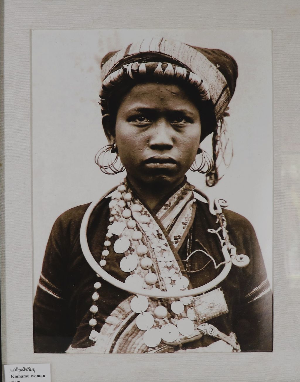 ຮູບ​ພ​າບຂາວດຳ ແມ່ຍິງເຜົ່າກືມມຸ ປີ1930