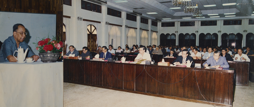 ທ່ານ ຄຳ​ໄຕ ສີ​ພັນ​ດອນ ໂອ້​ລົມ​ໃນ​ກອງ​ປະ​ຊຸມ​ທູດ​ຂອງ​ກະ​ຊວງ​ການ​ຕ່າງ​ປະ​ເທດ