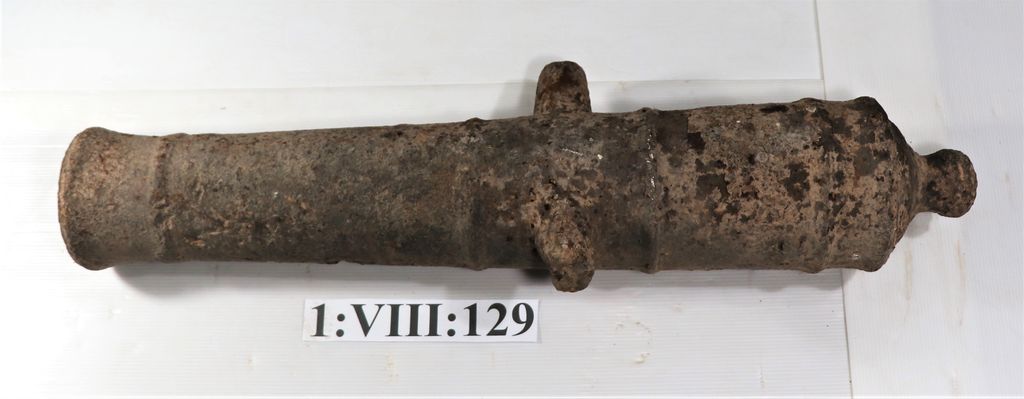 ປືນເຮັັດດ້ວຍເຫຼັກ.