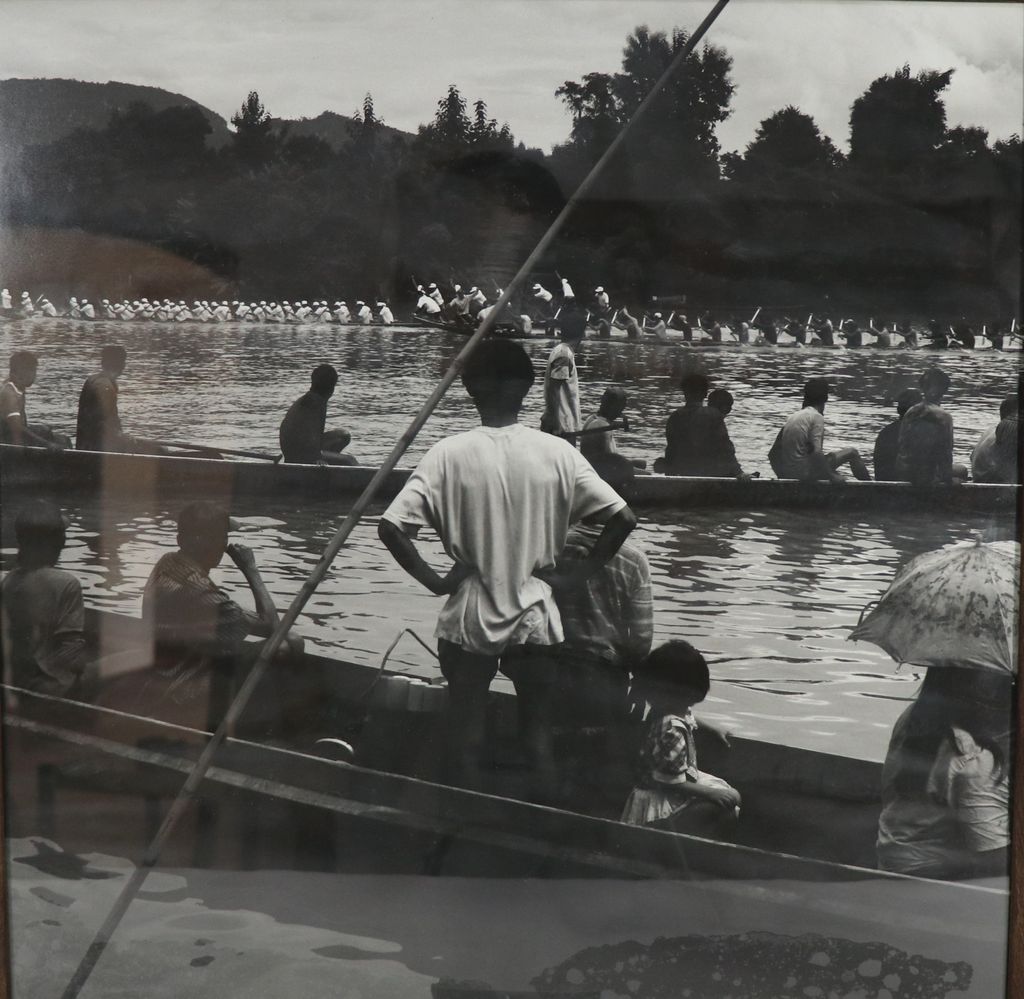 ຮູບ​ພ​າບຂາວດຳ  ບຸນຊ່ວງເຮືອ