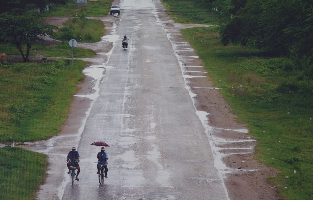 ເສັ້ນ​ທາງ ຢູ່​ນະ​ຄອນ​ຫຼວງວຽງ​ຈັນ