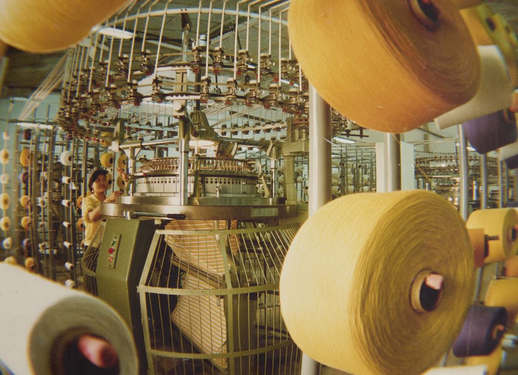 ສີ​ສັນ​ປ່ຽນ​ໃໝ່​ຂອງ​ຂະ​ແໜງ​ຕ່ຳ​ແຜ່ນ