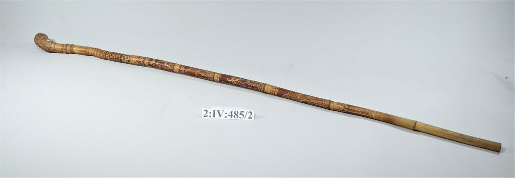 ໄມ້ຄ້ອນເທົ້າ ເຮັດດ້ວຍໄມ້ ລາຍໂຕງົວ, ໂຕຄວາຍ ( 12 ລາສີ ).