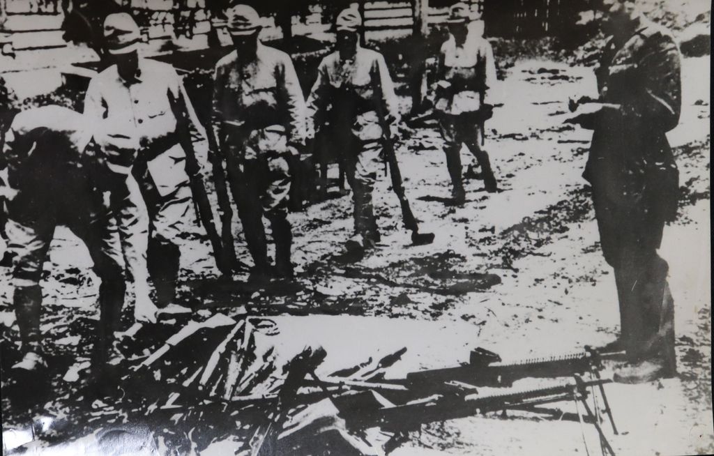 ປົດອາວຸດສັດຕູ