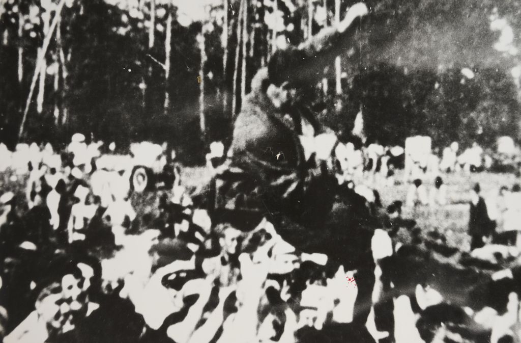 ສະ​ຫາຍ ​ຫວ​ງ້ຽນ​ອາຍກວັກ ພ້ອມ​ຜູ້​ແທນ​ຮ່ວມກອງ​ປະ​ຊຸມ ຄອມ​ມູ​ນິດ​ສາ​ກົນ