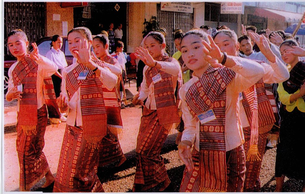 ຂະ​ບວນ​ຟ້ອນ​ສິນ​ລະ​ປະ