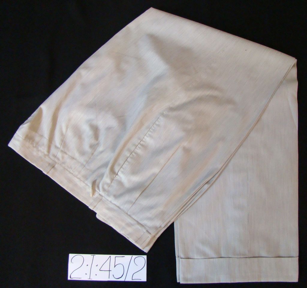 ໂສ້ງ ຜ້າແຊກສີຂາວຫມົ່ນ