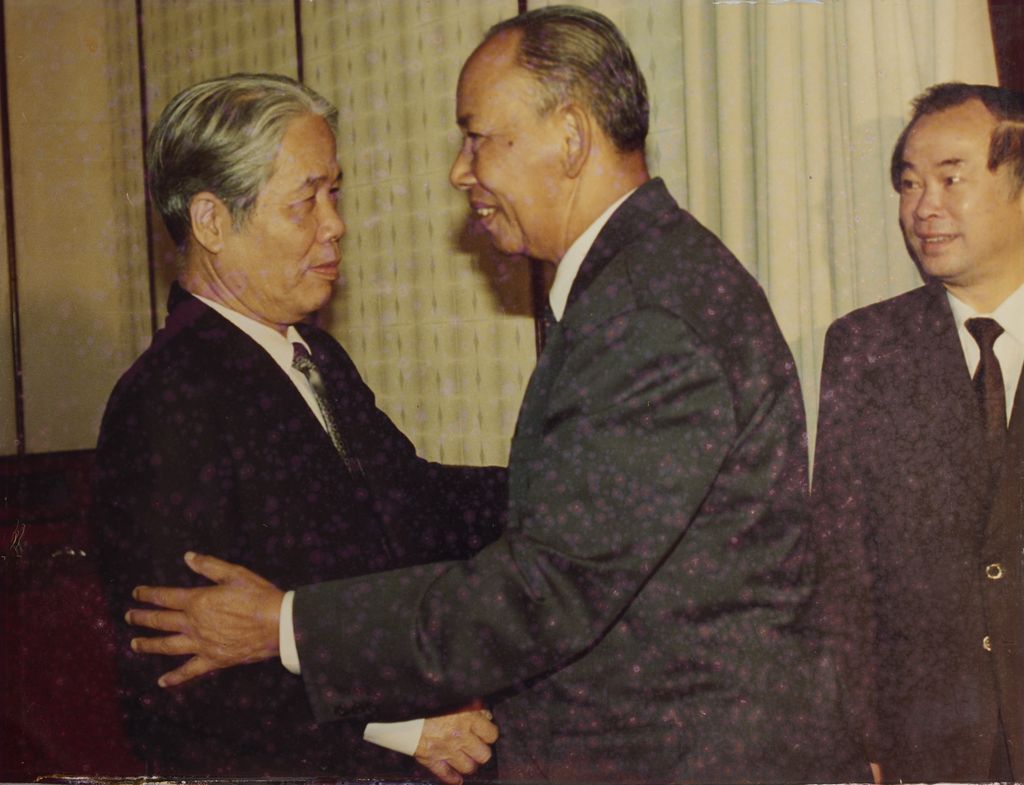 ທ່ານ ໂດເມືອຍ ກັບ ທ່ານ ຄຳໄຕ ສີພັນດອນ