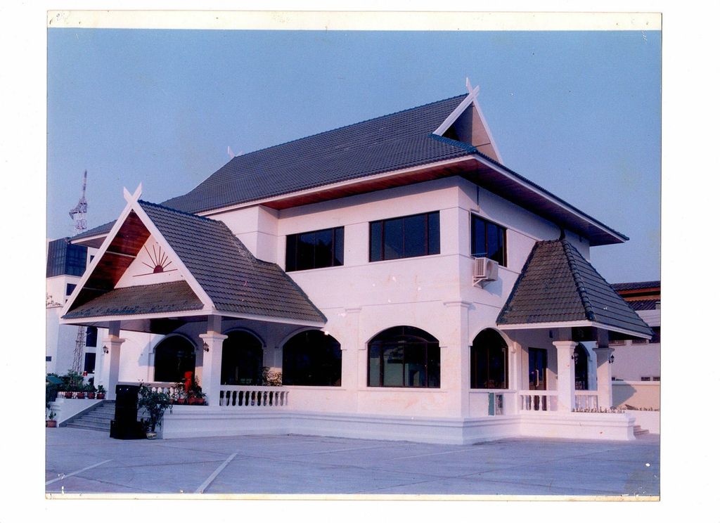 ຕຶກ​ຫ້ອງ​ການ ແລະ ຮ້ານ​ອາ​ຫານ​ຂອງ​ຫໍ​ວັດ​ທະ​ນະ​ທຳ​ແຫ່ງ​ຊາດ